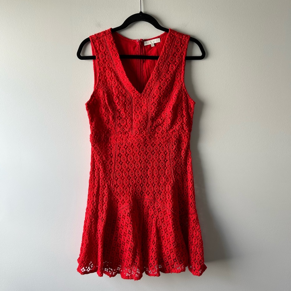 San & Soni red sleeveless lace dress